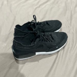Black Nike waffle shoes size 13